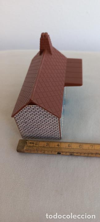 Maquetas: CASA O EDIFICIO PARA MAQUETA, ESTACI&Oacute;N DE TREN CREO QUE DE TOMY. - Foto 2