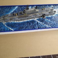 Maquetas: USS TARAWA, BUQUE DE ASALTO ANFIBIO NORTEAMERICANO. DIORSMA ESCALA 1/700