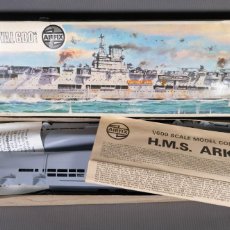 Maquetas: MAQUETA BARCO HMS ARK ROYAL ESCALA 600 AIRFIX. Lote 400671764