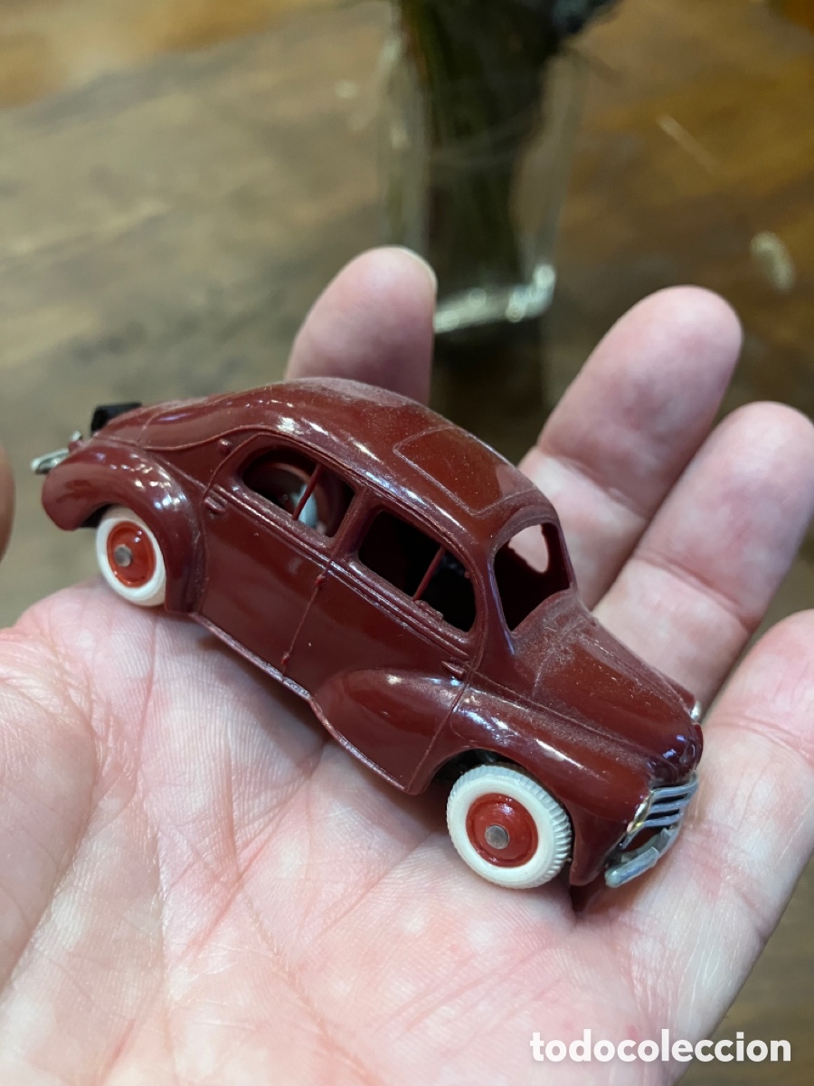 Maquetas: 4 cv renault 1/43 antiguo - Foto 4