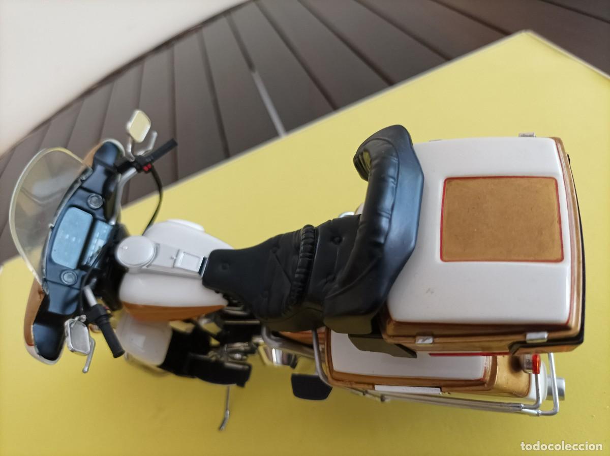 Maquetas: Harley-Davidson FLHTC Ultra Classic - Foto 3