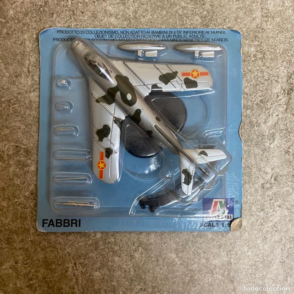 Maquetas: Avi&oacute;n de Combate AG-P 008 1:100 SCALE MIG-17 - Foto 1