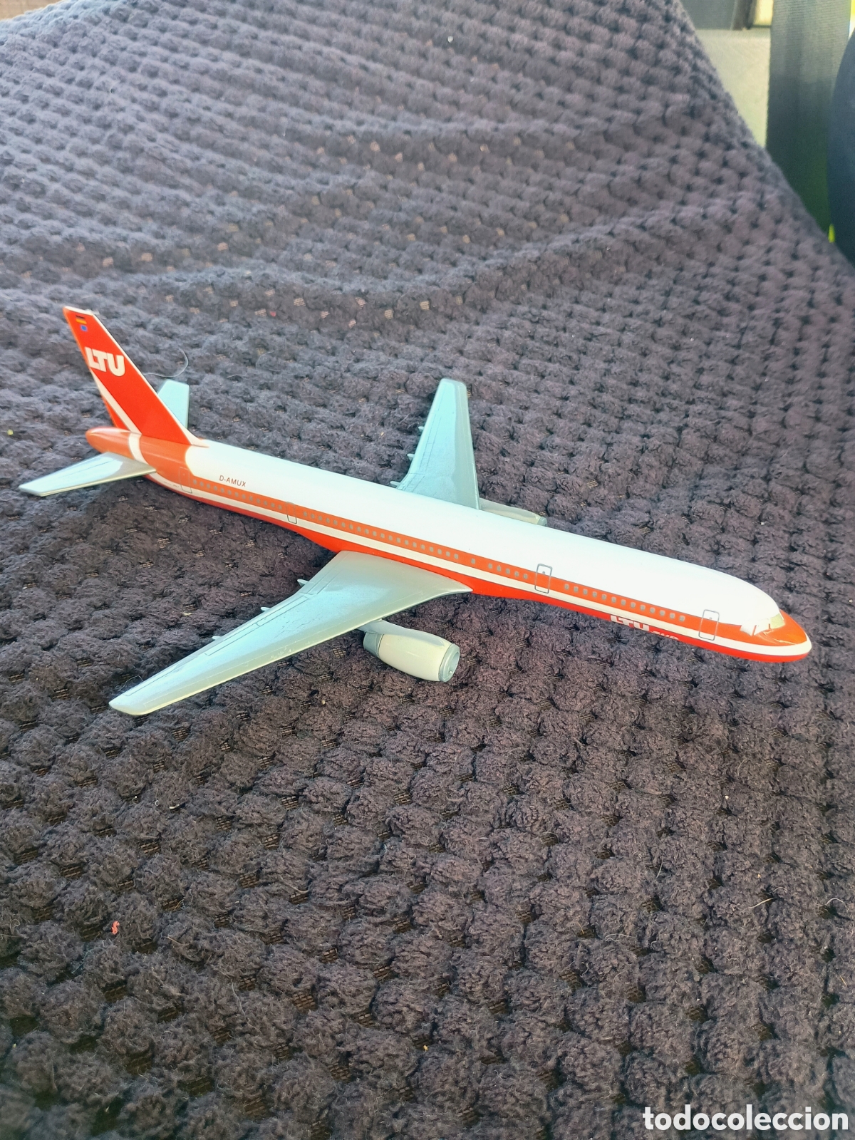Maquetas: Avi&oacute;n LTU sud pl&aacute;stico - Foto 1