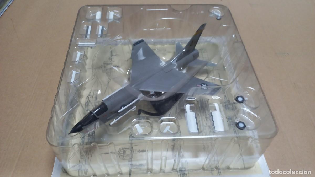 Maquetas: #40 F-8E Crusader (1/72) (en su blister) - Foto 1