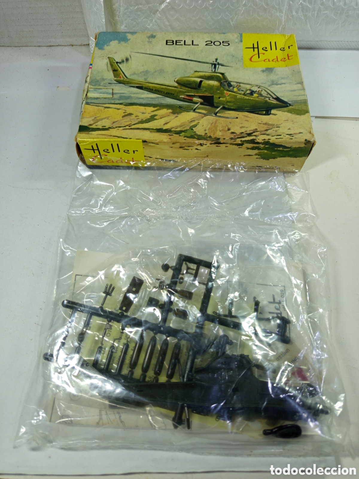 Maquetas: Heller Cadet Bell 205 Helic&oacute;ptero - Foto 2