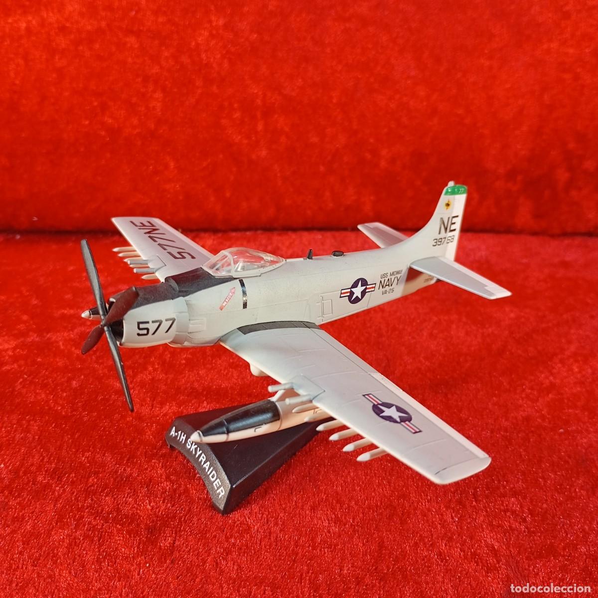 Maquetas: AVION MODELISMO - REF. A-1H SKYRAIDER - SCALE 1:110 - AVI&Oacute;N DE COMBATE - Foto 1