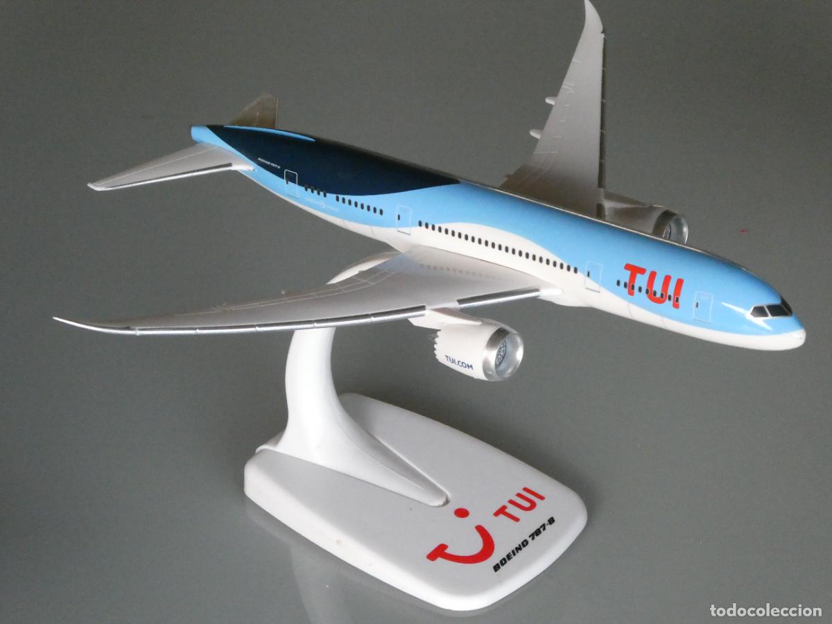 Modelle: MAQUETA DE AVI&Oacute;N AEROL&Iacute;NEAS. BOEING 787-B DE TUI AIRLINES. 23CM. 90GR
