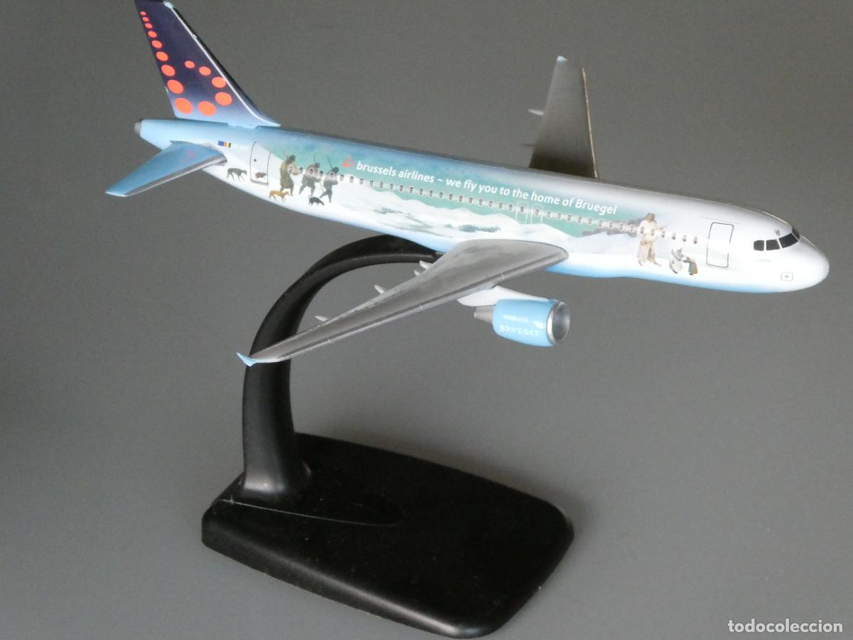 Maquettes: MAQUETA DE AVI&Oacute;N AEROL&Iacute;NEAS. AIRBUS A320-214 DE BRUSSELS AIRLINES B&Eacute;LGICA BRUEGEL VIEJO. 20CM. 70GR
