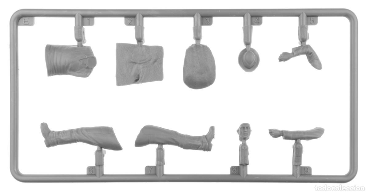 Maquetas: MINIART - Workers with Concrete Mixer 1/35 38077 - Foto 4