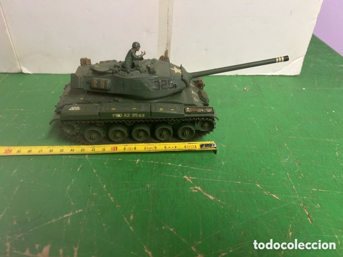 Maquetas: TANQUE AMERICANO M 41 WALKER BULLDOG SCALA 1,35