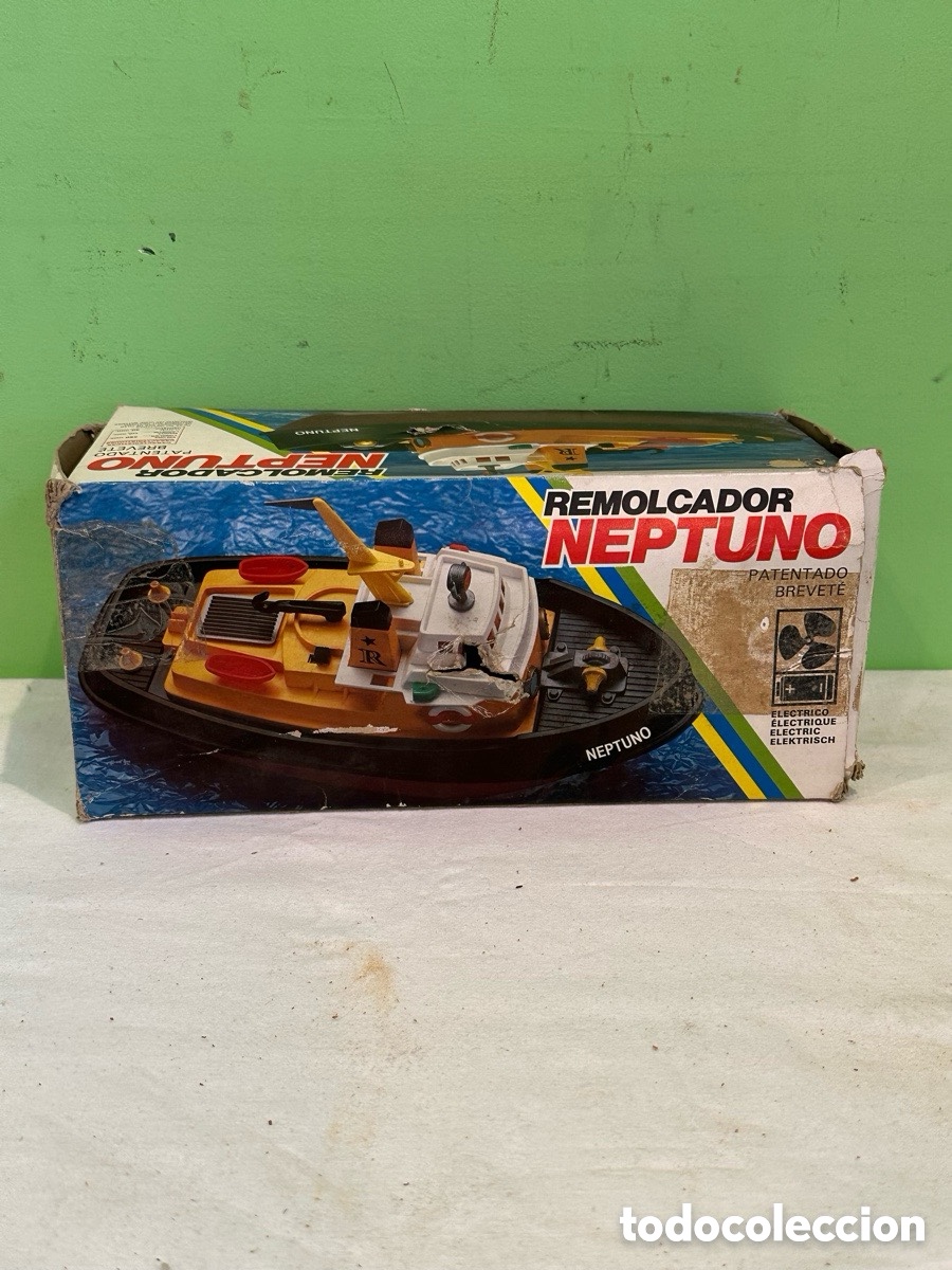 Maquetas: barco remolcador de juguete antiguo de la marca &rdquo;Neptuno&rdquo; en su caja