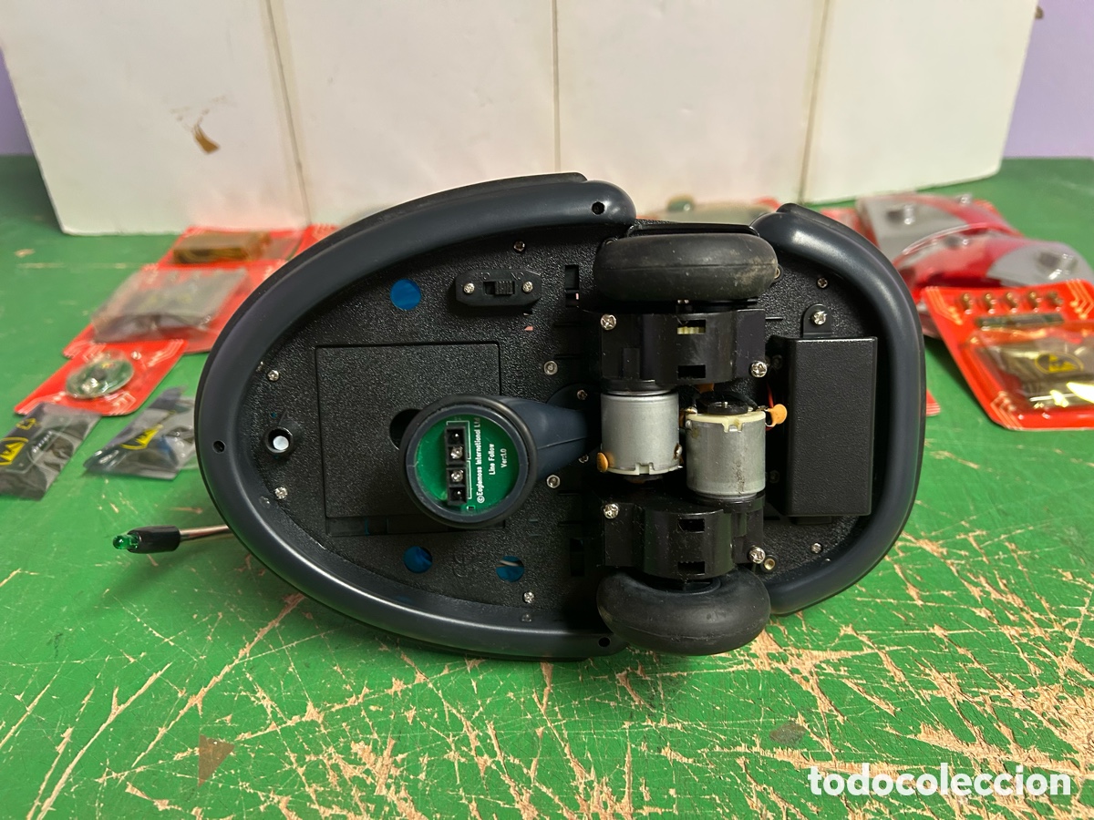 Maquetas: CYBOT TU ROBOTREAL CON ACCESORIOS DE MONTAJE DE RBA - Foto 5