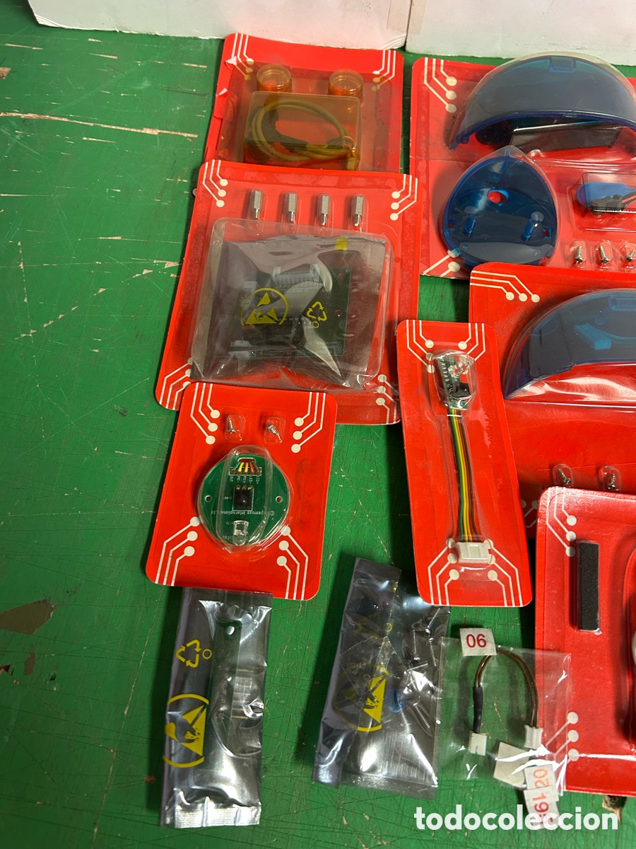 Maquetas: CYBOT TU ROBOTREAL CON ACCESORIOS DE MONTAJE DE RBA - Foto 6