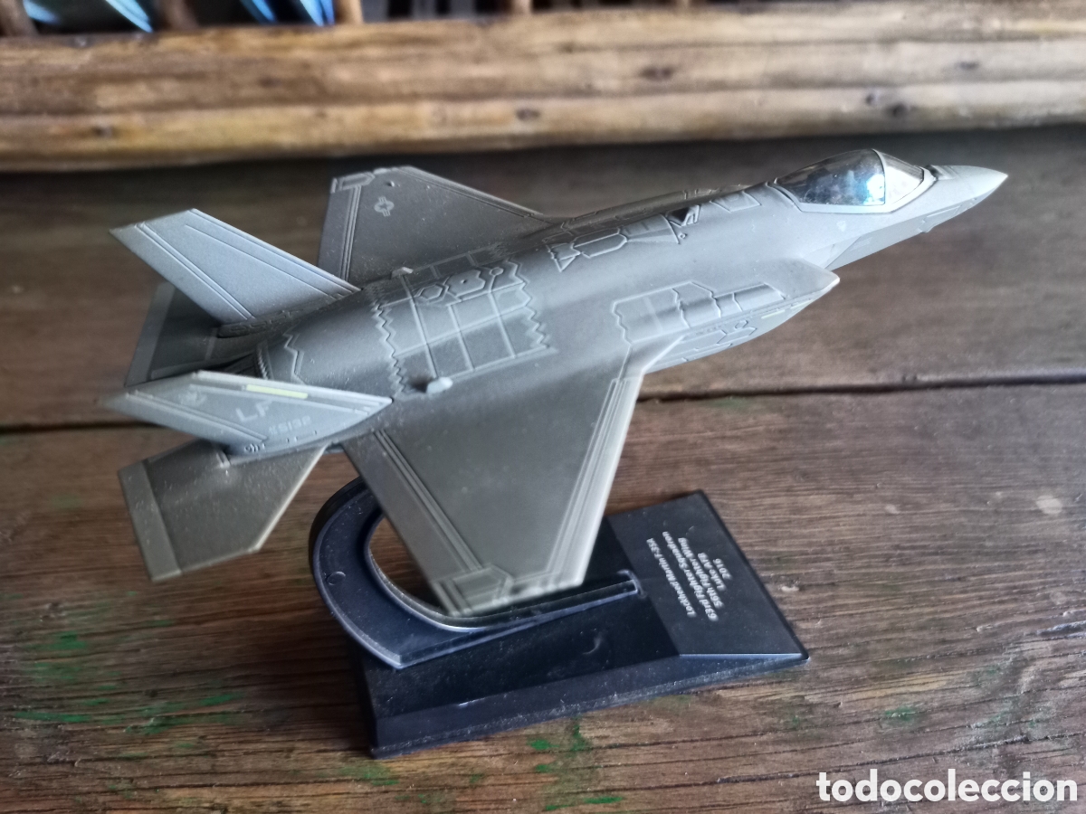 Maquetas: Avi&oacute;n de combate, Salvat