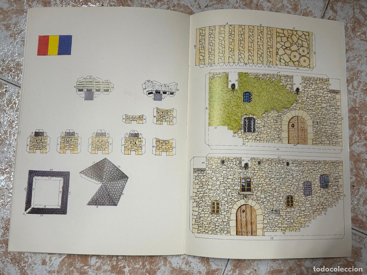Maquetas: Casa de la Vall. Andorra. Curioso recortable.Monuments Retallables Salvatella. El libro mide 31x22cm