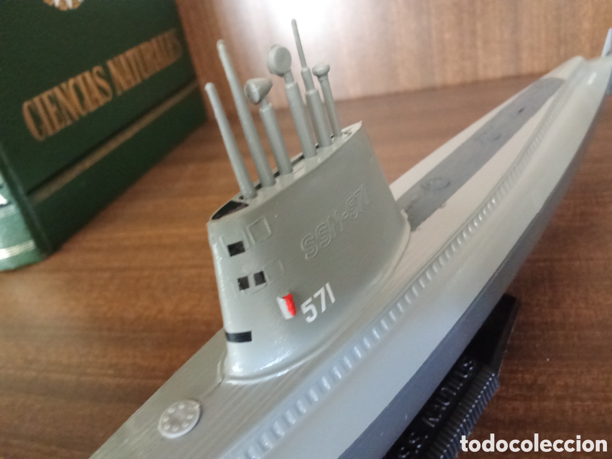 Maquetas: SUBMARINO USS 751 NAUTILUS REVELL