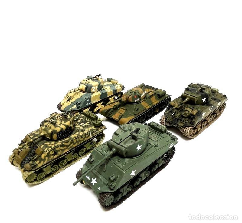 Maquetas: LOT T22 SET DE 5 TANQUES DE LA IIGM 1:72 DIECAST. Matchbox Dinky 4 US Army M4A3 Sherman, 1 T-34 URSS