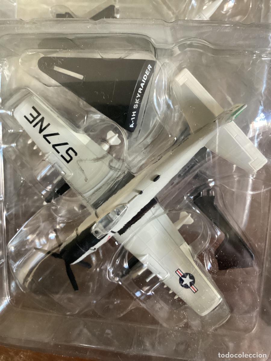 Maquetas: MAQUETA AVION COMBATE METAL A-1H SKYRAIDER. EN BL&Iacute;STER.