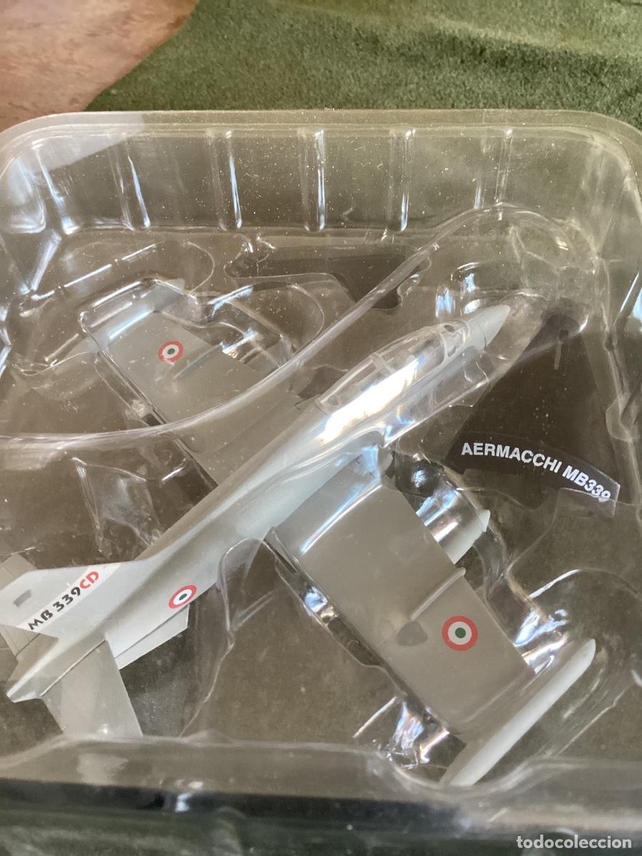 Maquetas: MAQUETA AVI&Oacute;N METAL AERMACCHI MB339. EN BL&Iacute;STER.