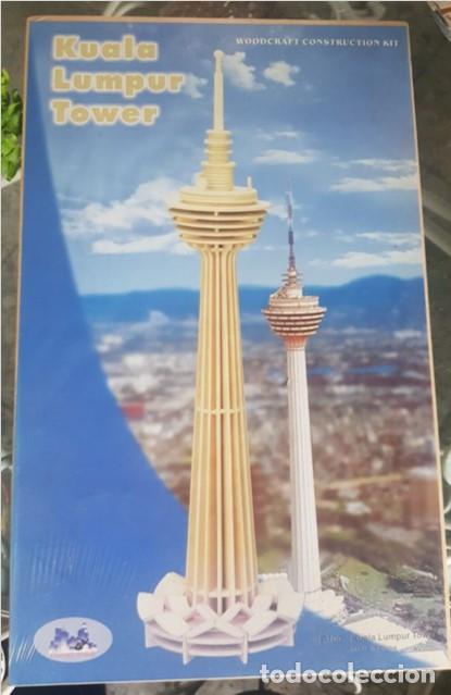 Maquetas: Torre telecomunicaciones Kuala Lumpur, juguete montable en madera