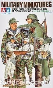 Maquetas: TAMIYA - GERMAN SOLDIERS AT FIELD BRIEFING 1/35 35212