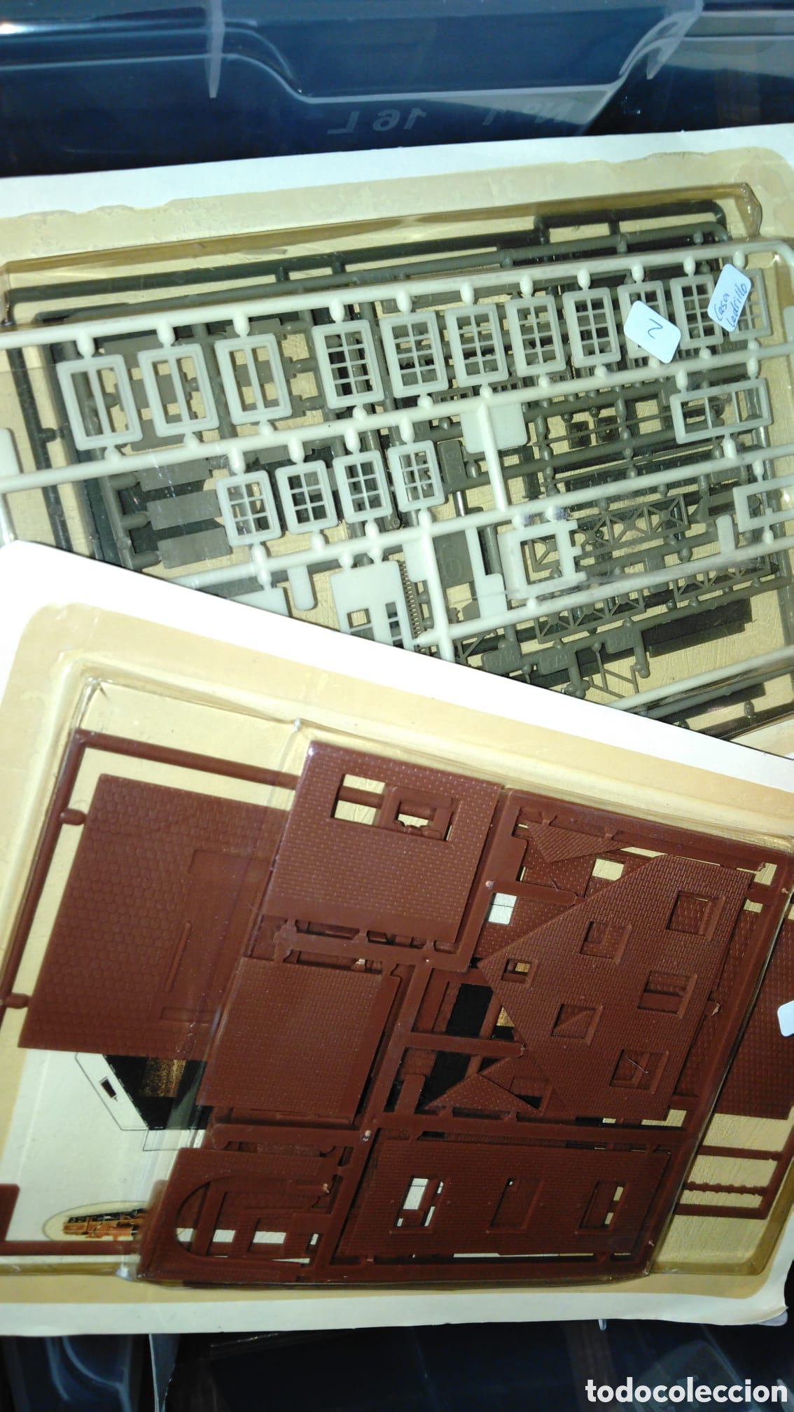 Maquetas: Maqueta de una casa completa en Dos paquetes sin abrir
