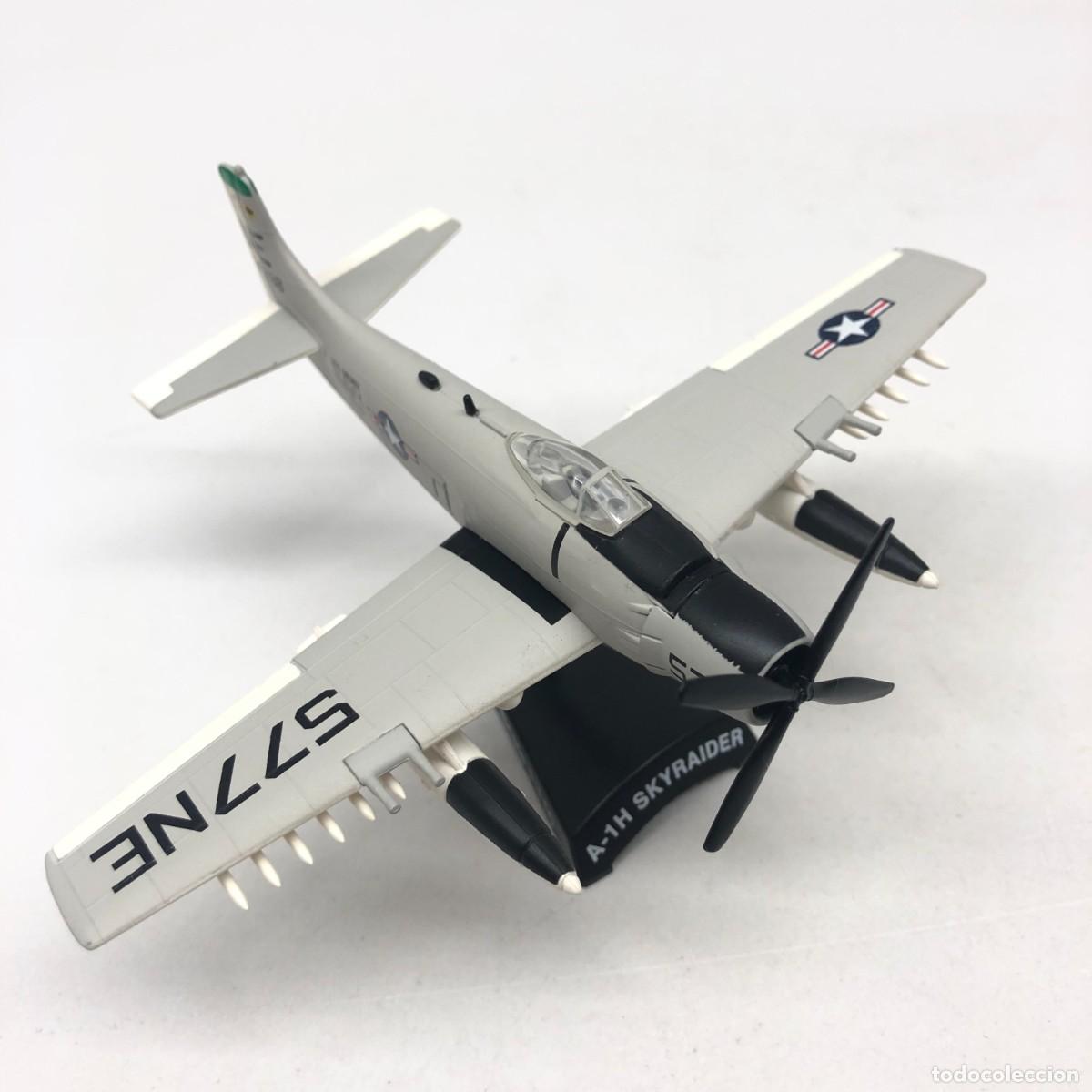 Maquetas: A-1H SKYRAIDER - 577NE - ESCALA 1:110 - AVIONES DE PLOMO / 164