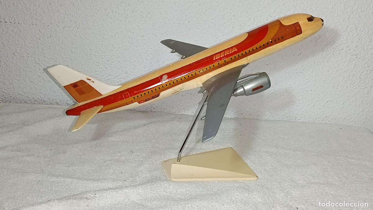 Maquetas: AIR PLAST MILANO ANTIGUA MAQUETA AVION AIRBUS 320 IBERIA LINEAS AEREAS DE ESPA&Ntilde;A ESCAL 1/100 A&Ntilde;OS 80