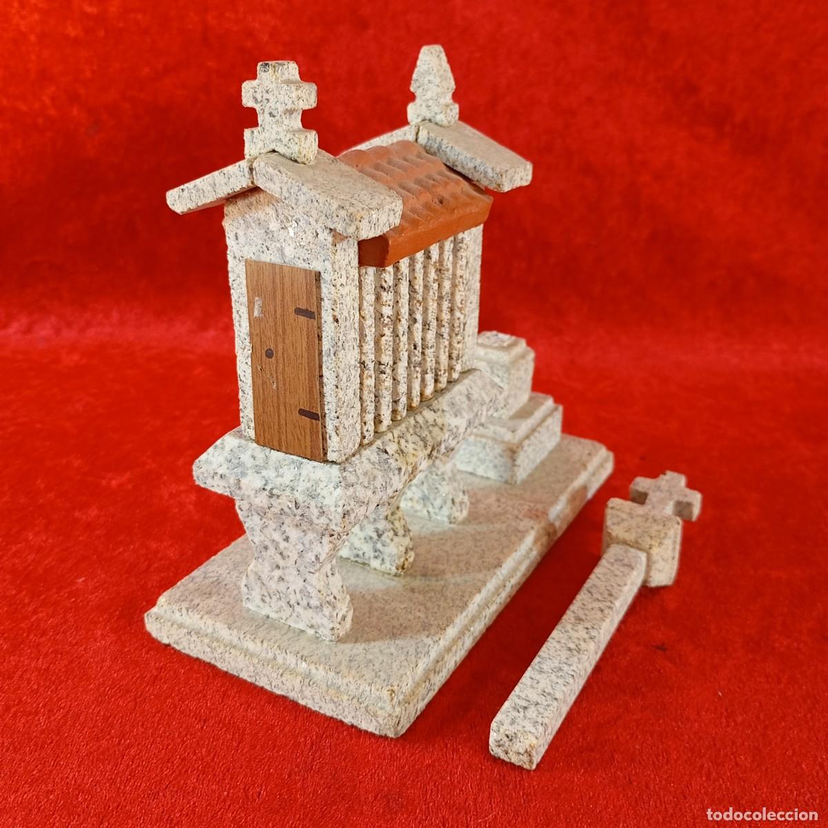 Maquetas: R&Eacute;PLICA DETALLADA DE UN H&Oacute;RREO GALLEGO - FIGURA - MODELISMO - ROTO - 15,5 X 16,5 X 8 CM / 2224