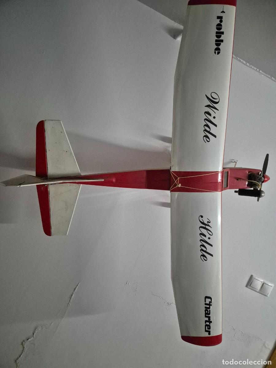 Maquetas: Aeromodelo clasico de radiocontrol propulsado por motor de combustion