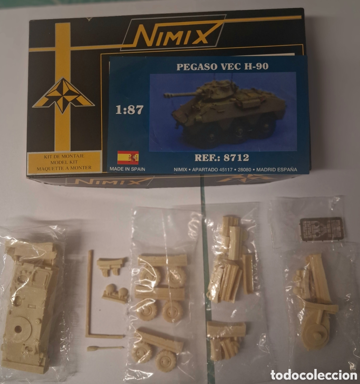 Maquetas: MAQUETA EN RESINA DE BLINDADO VEC 625. MARCA NIMIX. 1/87