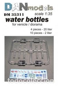 Maquetas: DAN MODELS - BOTELLAS AGUA GRANDES (CON CALCAS) 1/35 35311