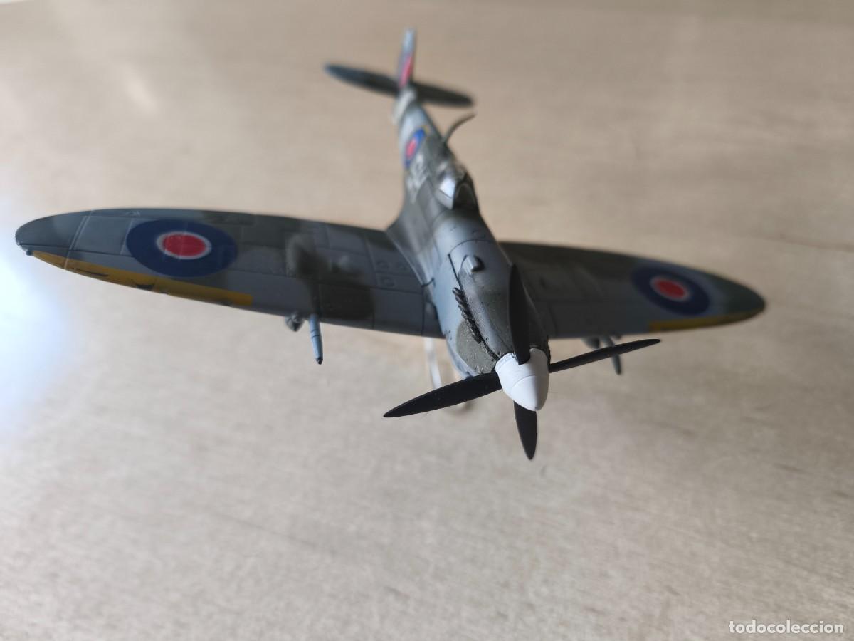 Maquetas: Avi&oacute;n a escala 1:72 Supermarine Spitfire Unimax 2008, diecast y goma, con base, medida aproximada 14