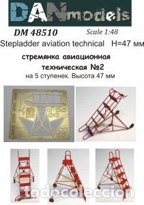 Maquetas: DAN MODELS - ESCALERA T&Eacute;CNICA DE AVIACI&Oacute;N N&ordm;2 1/48 48510