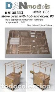 Maquetas: DAN MODELS - ESTUFA DE LE&Ntilde;A CON PLACA N&ordm;3 1/35 35512