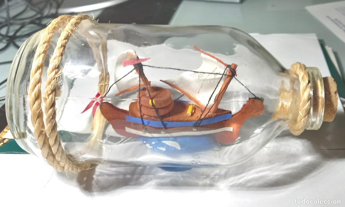 Maquetas: Maqueta de barco de vela dentro de una botella