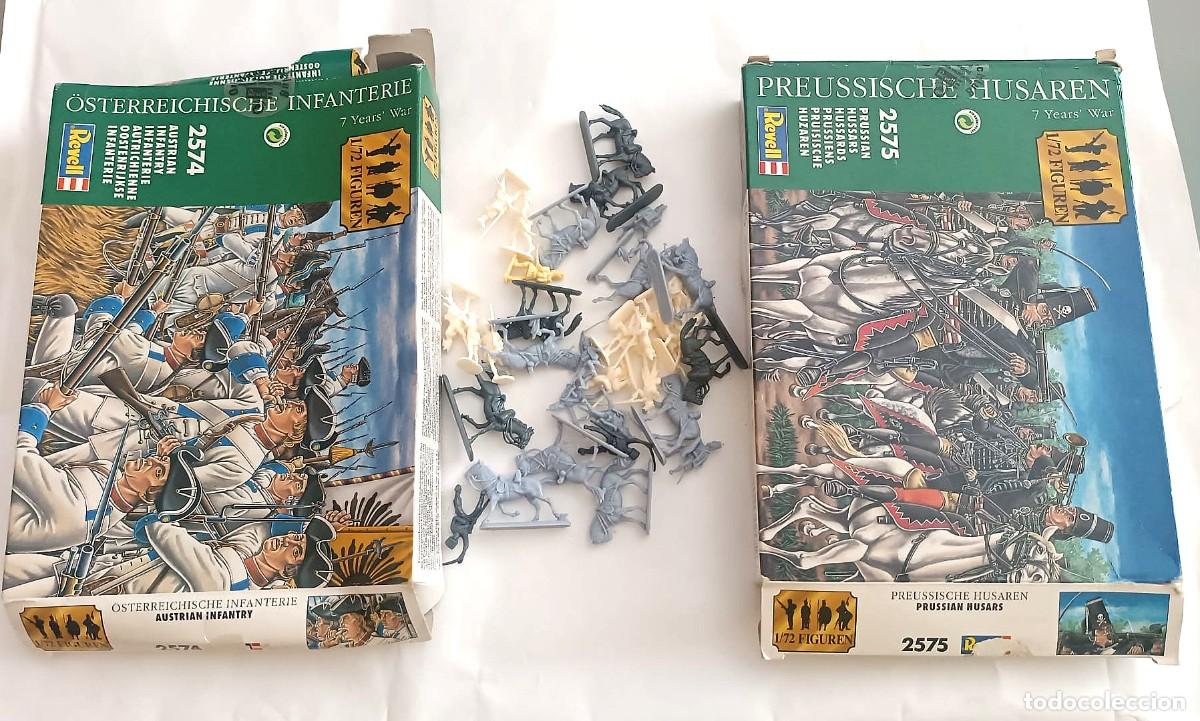 Maquetas: 2 cajas de maquetas de soldaditos marca Revell con varias figuras sueltas.