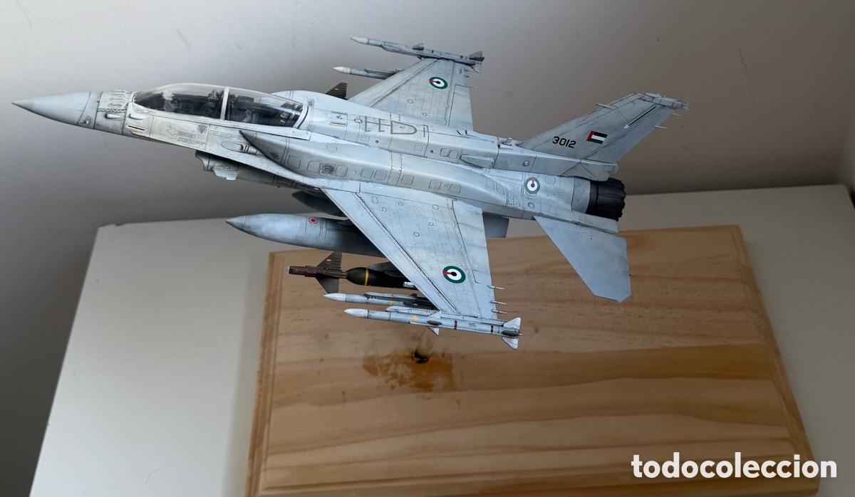 Maquetas: F-16F 1/48 kinetic fuerza emiratos &aacute;rabes