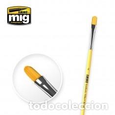 Maquetas: AMMO - PINCEL SINT&Eacute;TICO DE LENGUA DE GATO N&ordm; 4 8595