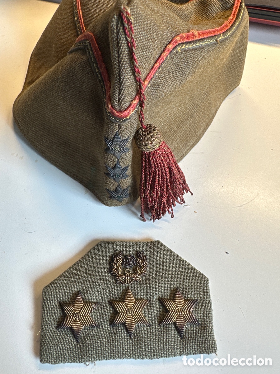 Maquetas: GORRILLO ISABELINO OFICIAL EJ&Eacute;RCITO ESPA&Ntilde;OL &ndash; CAPIT&Aacute;N 3 ESTRELLAS + DIVISA &ndash; MILITARIA