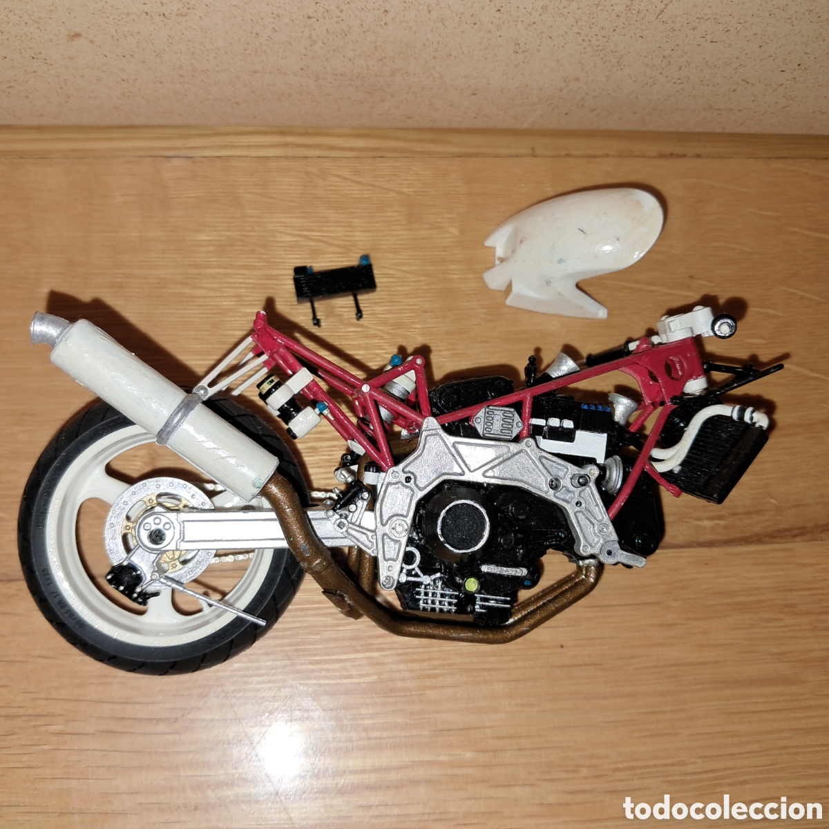 Maquetas: Moto Tamiya Bimota Tesi 1/12 - Foto 10