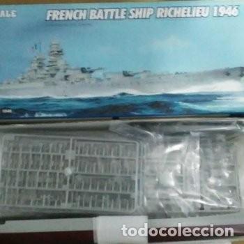Maquetas: French battleship Richelieu (1946) y HMS Barham, 1941 (Trumpeter) /// Escala 1/700