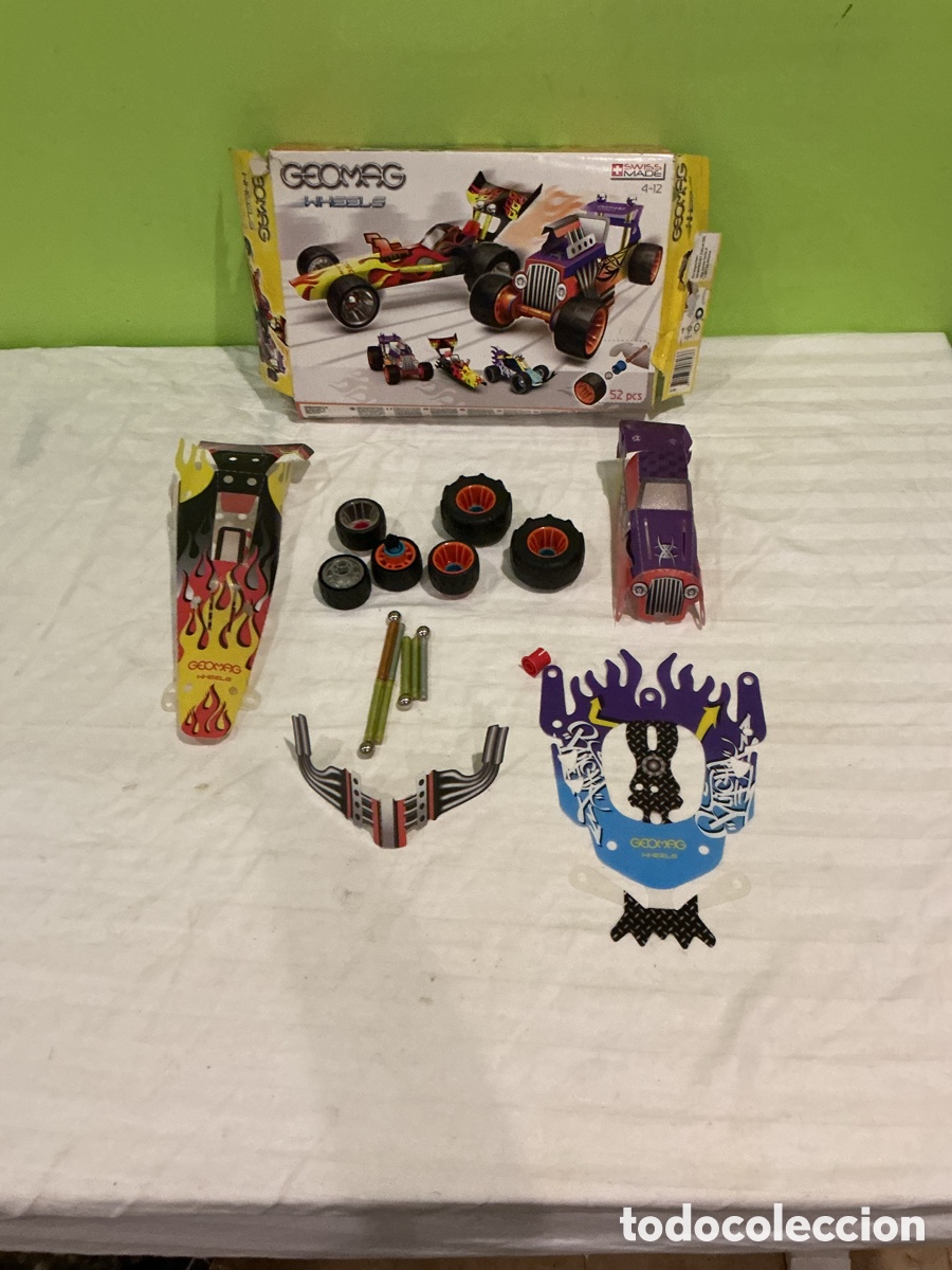 Maquetas: Lote de piezas y accesorios Geomag Wheels &ndash; Coches de carreras magn&eacute;ticos