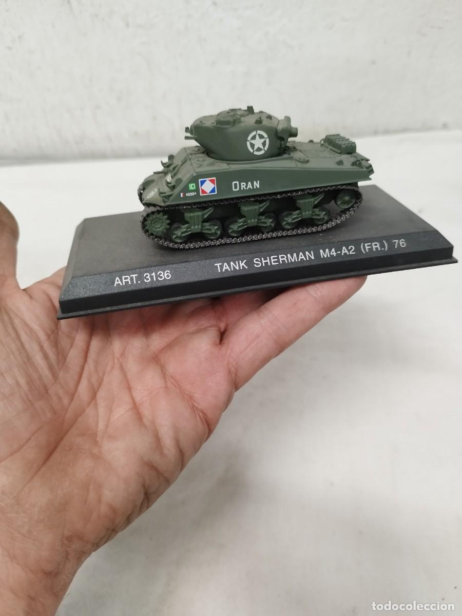 Maquetas: Tanque de combate. &bull; CDC Armour 3136 Sherman Tank M4-A2 (FR) 76 - 1/72 Diecast.