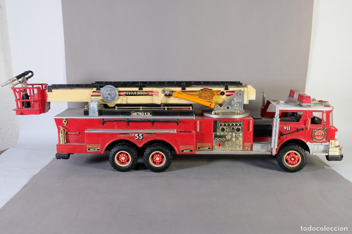 Maquetas: Cami&oacute;n de bomberos en pl&aacute;stico marca New Bright a&ntilde;os 80