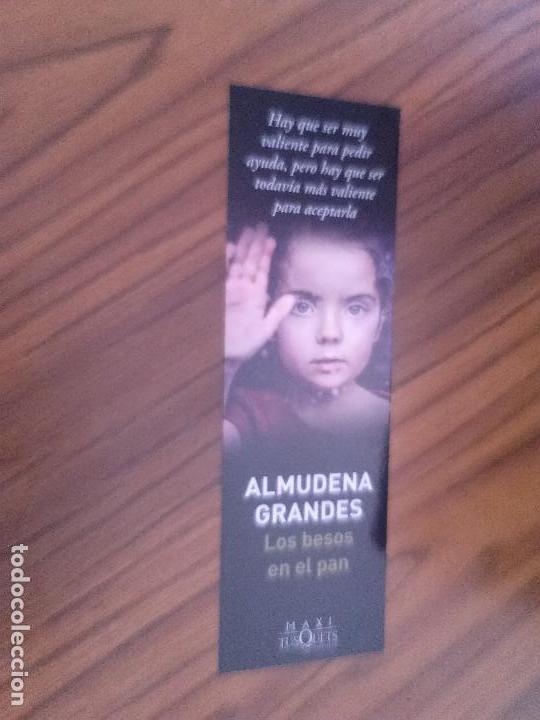Coleccionismo Marcap&aacute;ginas: MARCAPAGINAS. LITERARIO. ALMUDENA GRANDES. LOS BESOS EN EL PAN. TUSQUETS. DOBLE CARA. BUEN ESTADO.