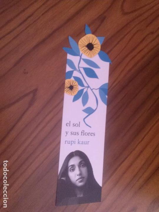 Coleccionismo Marcap&aacute;ginas: MARCAPAGINAS. LITERARIO. EL SOL Y SUS FLORES. RUPI KAUR. TROQUELADO. DOBLE CARA. BUEN ESTADO