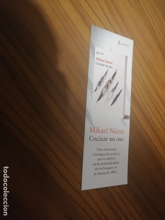 Coleccionismo Marcap&aacute;ginas: MARCAPAGINAS. LITERATURA. MIKAEL NIEMI. COCINAR UN OSO. DOS CARAS. BUEN ESTADO