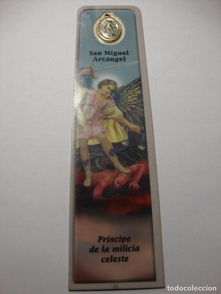 Coleccionismo Marcap&aacute;ginas: MARCAPAGINAS PLASTIFICADO CON MEDALLA Y ORACION DE SAN MIGUEL ARCANGEL