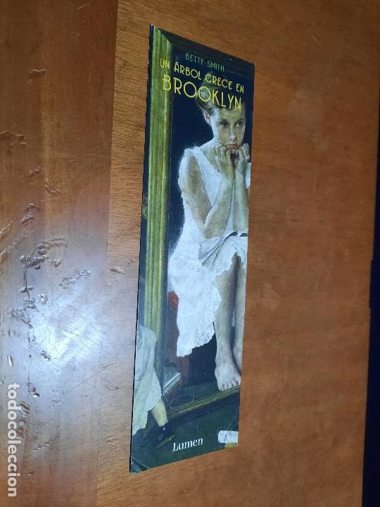 Coleccionismo Marcap&aacute;ginas: UN &Aacute;RBOL CRECE EN BROOKLYN. LITERARIO. MARCAPAGINAS. DOBLE CARA. BUEN ESTADO. DIFICIL